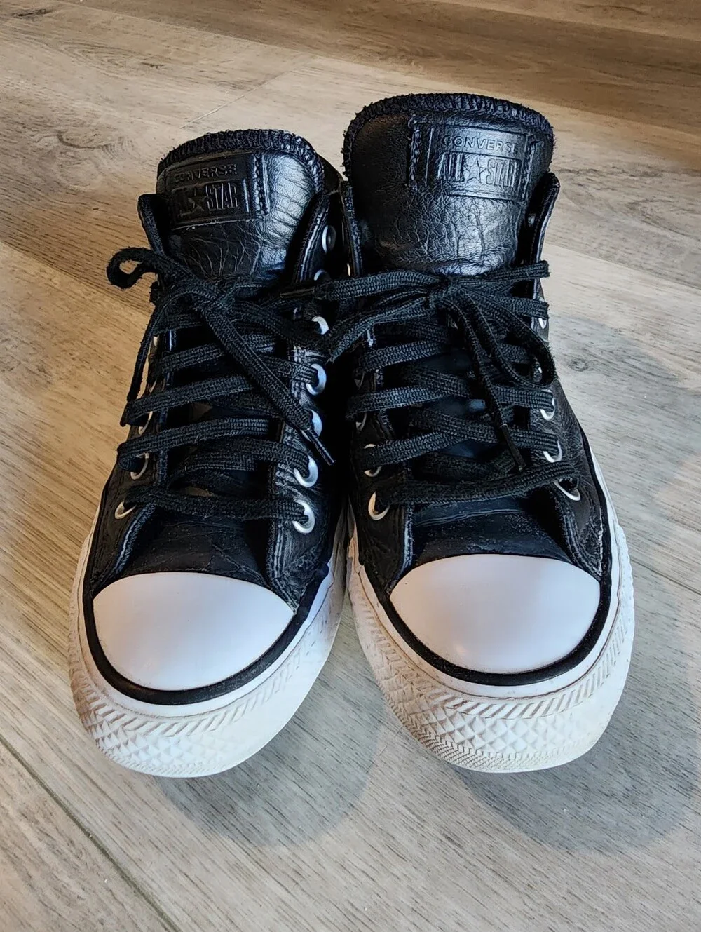 Converse All Star Black Leather Mid Top Padded Sneakers Women’s Size 7
